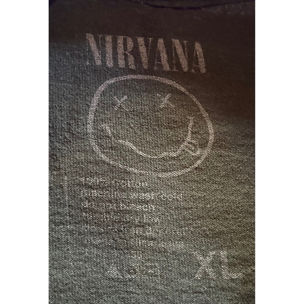 Nirvana Long Sleeve Graphic Tee Mens XL Green Band Photo Smiley Face Sleeves - Picture 3 of 7